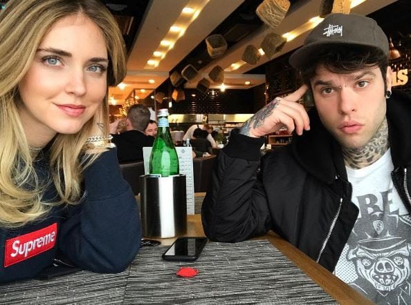 Fedez e Chiara Ferragni, scatto di coppia con un terzo incomodo ...