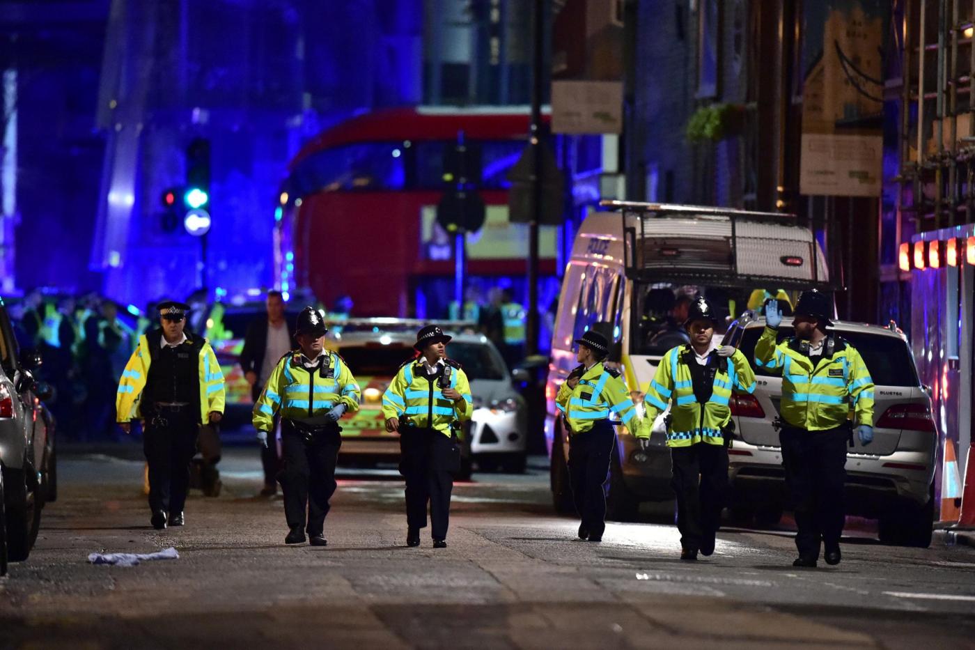 Londra, veicolo sui pedoni a London Bridge