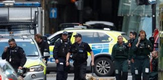 Londra, polizia scientifica al lavoro e ingenti misure di sicurezza il giorno dopo l'assalto