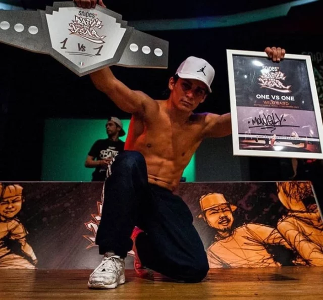 Mowgly foto hot e curiositÃ  del ballerino di Amici 18
