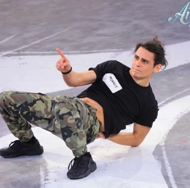 Mowgly foto hot e curiositÃ  del ballerino di Amici 18