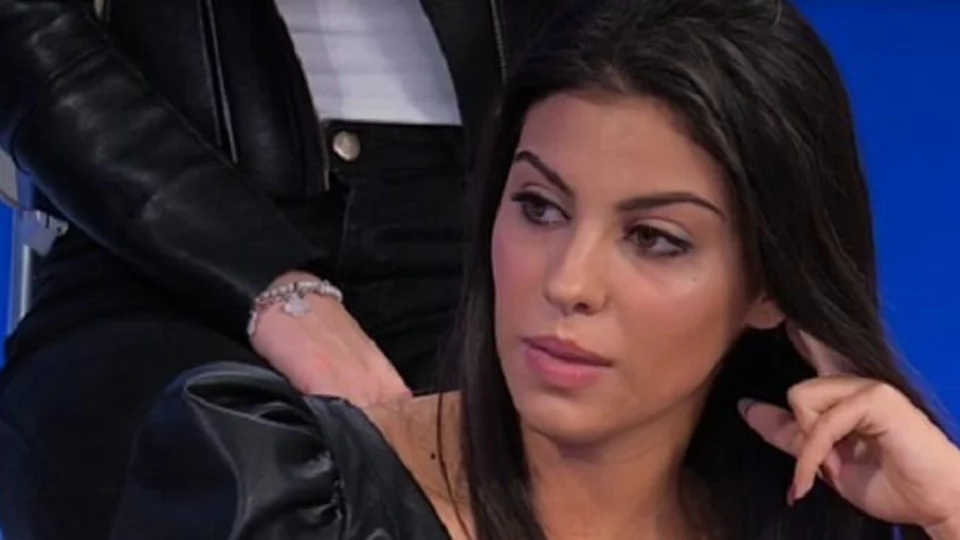 Irene Capuano di Uomini e donne risponde alle accuse di Luigi Mastroianni
