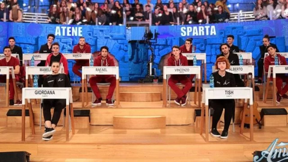 Amici 18: i concorrenti occupano la scuola. Le ragioni della protesta
