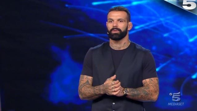 Chi E Alessio Sakara Altezza E Carriera Del Conduttore Di Tu Si Que Vales
