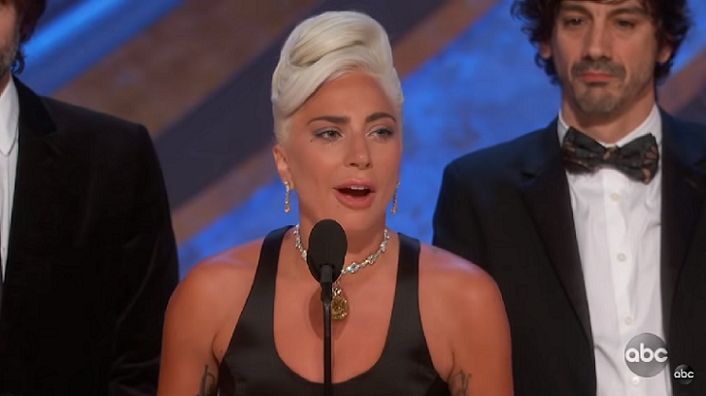 Lady Gaga vince l'Oscar: il meraviglioso discorso di incoraggiamento