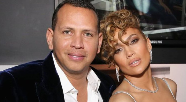 Jennifer Lopez si sposa con Alex Rodriguez: l'annuncio sui social