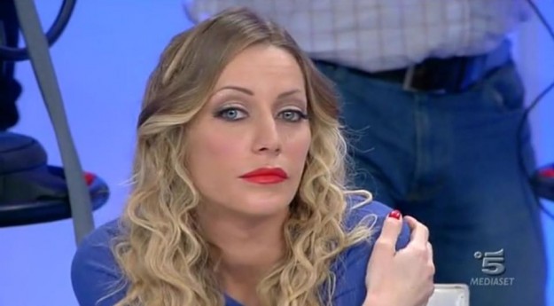 Karina Cascella difende Alessia Marcuzzi e critica la moglie di Fogli