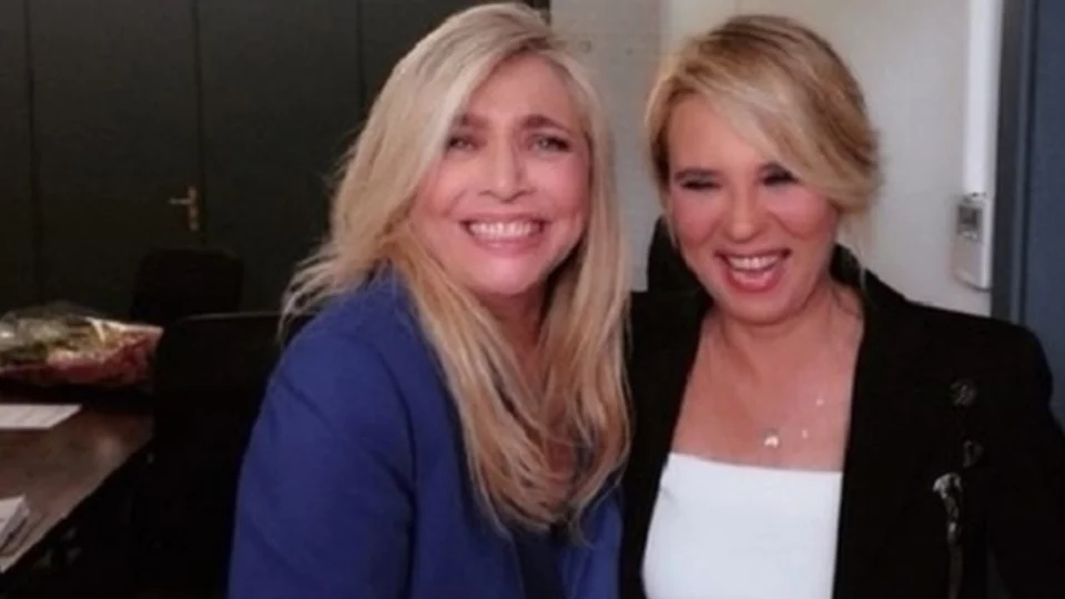 Maria De Filippi a Domenica In: la Rai blocca l'ospitata? Il gossip