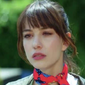 Chi è Ozge Gurel, Nazli in Bitter Sweet: età, Instagram, Cherry Season