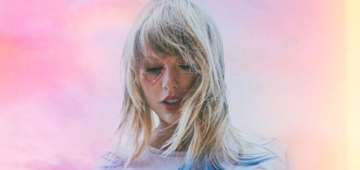 Taylor Swift attaccata dall'ex discografico: le dure parole verso la cantante