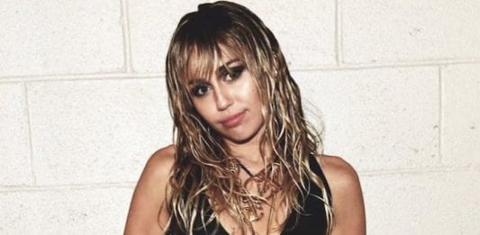 Miley Cyrus operata alle corde vocali: la cantante si prende una pausa