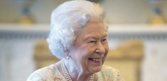 La Regina Elisabetta infuriata per The Crown 3: ecco perché