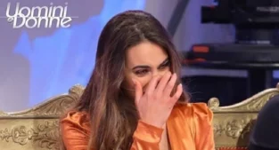 Veronica Burchielli parla del trono e lancia accuse ad Alessandro Zarino