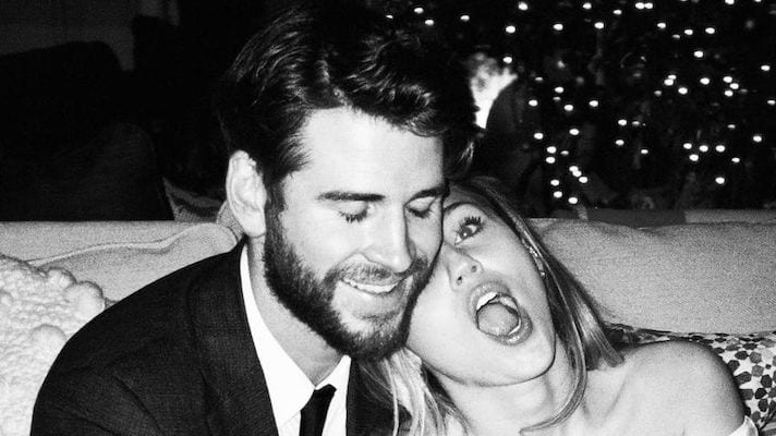 Miley Cyrus ironizza sul matrimonio con Liam Hemsworth: la battuta della pop star