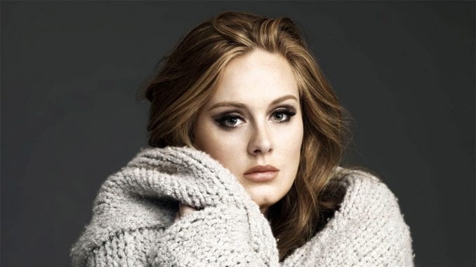 Adele perde peso e dimagrisce: scoppia la polemica per il nuovo look della cantante