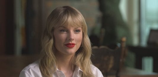Taylor Swift: 'Mia madre ha un tumore, è un momento difficile'. Le parole della cantante