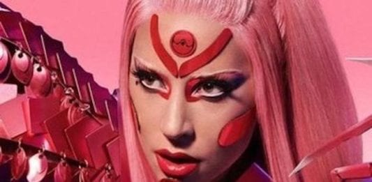 Lady Gaga posticipa la data di uscita del nuovo album Chromatica: il messaggio della cantante