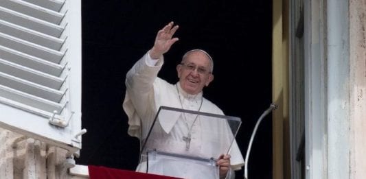 Papa Francesco si è sottoposto al tampone per il Coronavirus: ecco l'esito