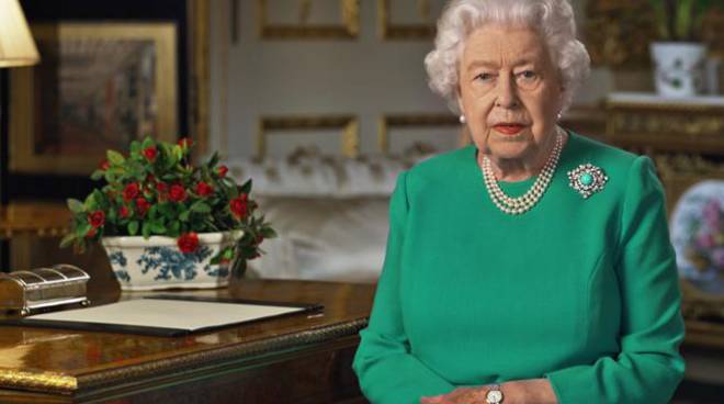 La Regina Elisabetta parla alla nazione: il discorso di Sua Maestà