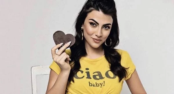 Giulia Salemi ha scritto un libro: il titolo e quando esce il romanzo