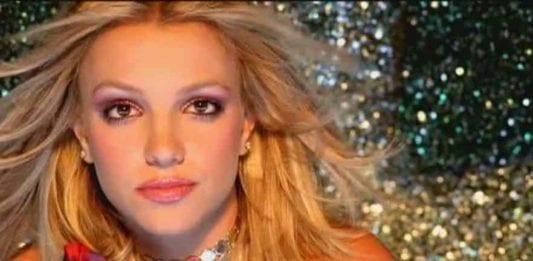 Britney Spears: negli USA un fan lancia la petizione per avere le statue della cantante