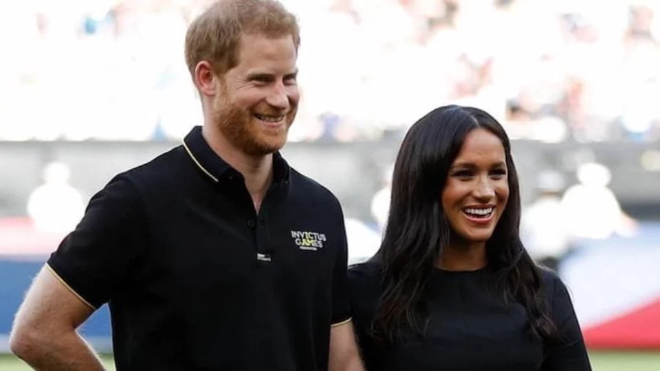 Harry e Meghan: una nuova biografia massacra i Sussex. Le rivelazioni choc