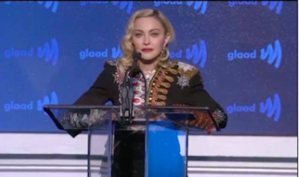 Madonna la spara davvero grossa sul Covid. Il web la attacca