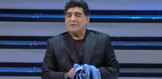 Diego Armando Maradona è morto: l'ex calciatore aveva 60 anni