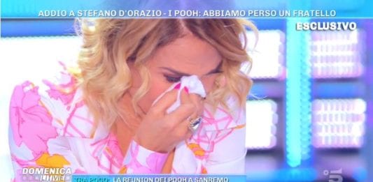 Barbara d'Urso in lacrime per la morte di Stefano D'Orazio (VIDEO)
