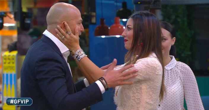 Elisabetta Gregoraci manda un messaggio in codice a Stefano Bettarini?