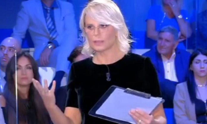 Il Vestito Di Maria De Filippi Stasera