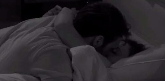 Scatta il bacio nella notte tra Andrea Zenga e Rosalinda Cannavò (VIDEO)
