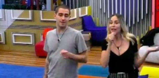 Tommaso Zorzi e Stefania Orlando cantano Felicità (VIDEO)