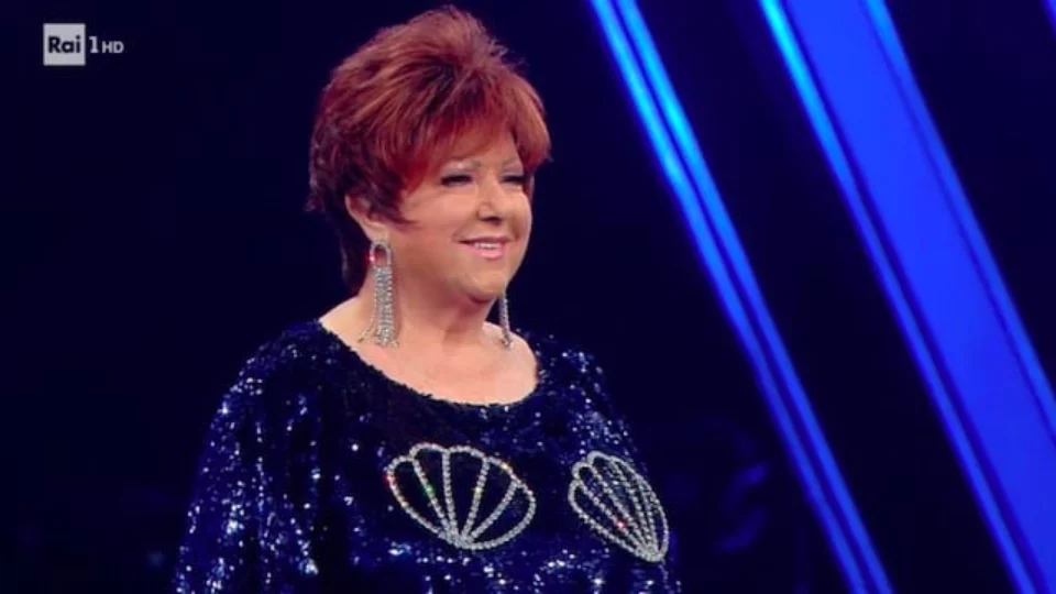 Il look di Orietta Berti per la seconda serata del Festival di Sanremo 2021