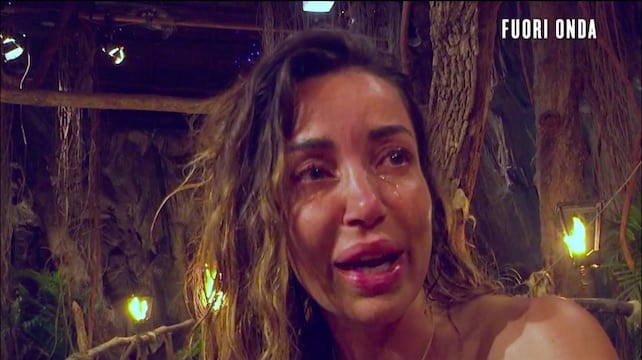 Rosaria Cannavò in lacrime dopo le accuse di Manuela- il fuori onda