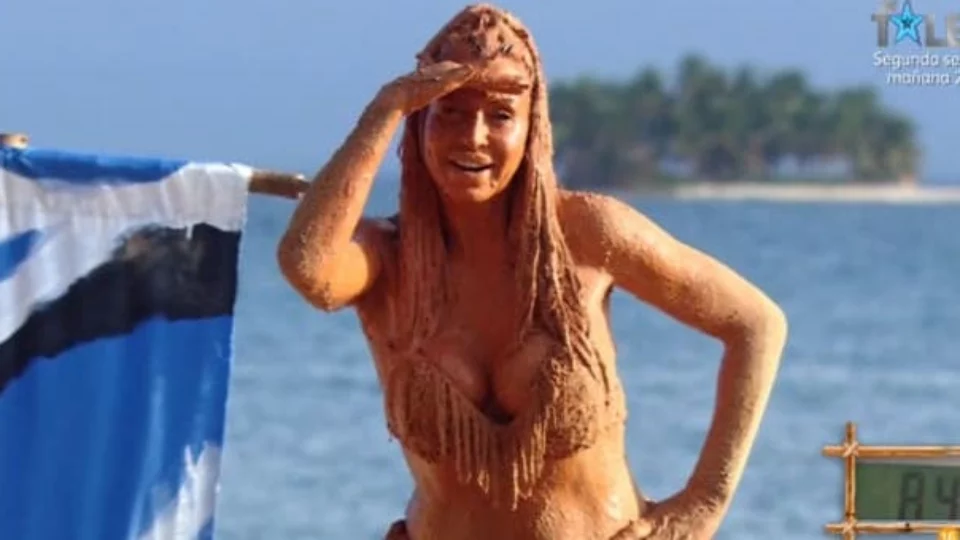 Valeria Marini fa mangiare un uovo crudo a due naufraghe e le intossica