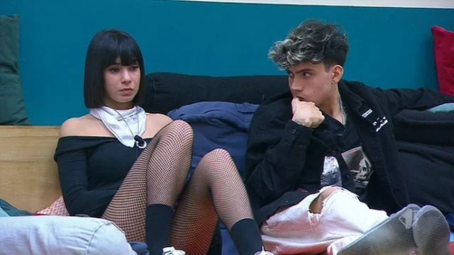 Martina Miliddi attaccata dai fan di Aka7even: lei replica e si sfoga