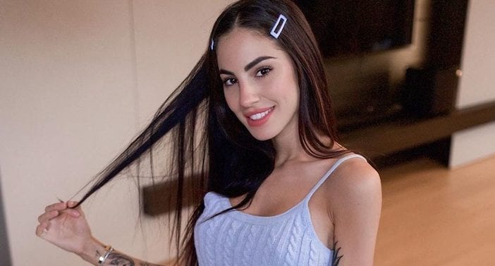 Giulia De Lellis fa un in bocca al lupo ai maturandi con una vecchia foto