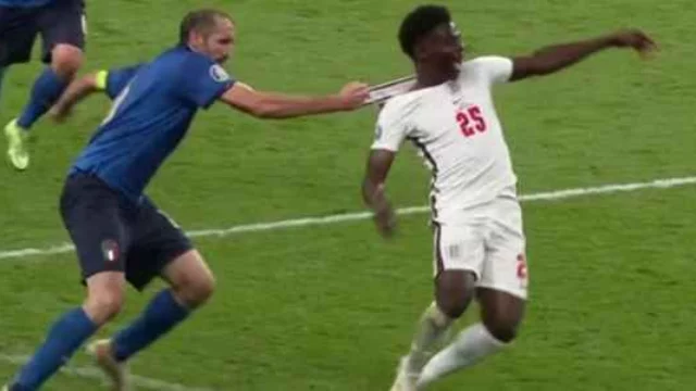 Giorgio Chiellini condivide il tatuaggio iconico di un tifoso: la sua reazione