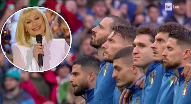 Gli Azzurri omaggiano Raffaella Carrà prima di Italia-Spagna (VIDEO)