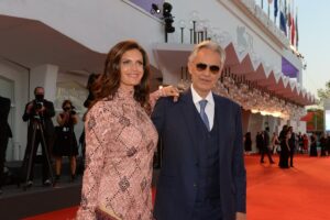 Andrea Bocelli Veronica Berti Venezia 78 red carpet