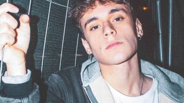 davide vavalà tatuaggio bocca