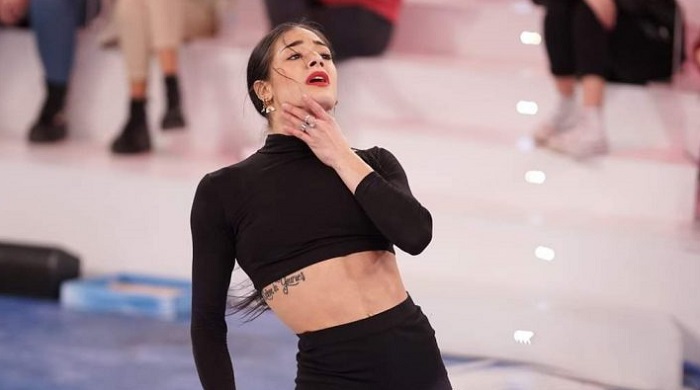 Rosa Di Grazia, brutta caduta nelle prove di una coreografia (VIDEO)