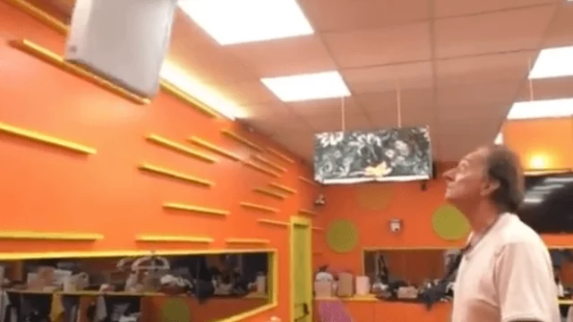 Amedeo Goria distrugge parte del soffitto della casa del GF Vip
