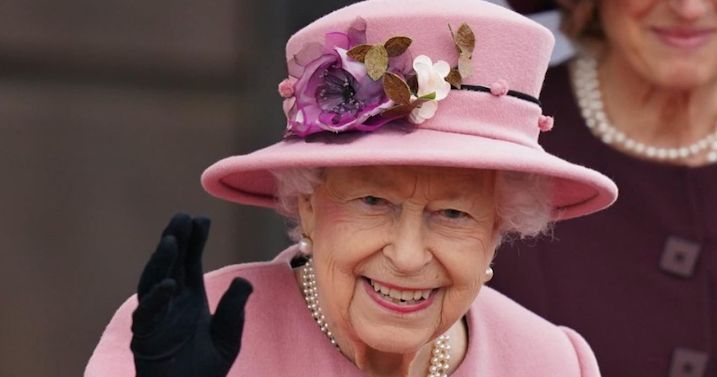 La Regina Elisabetta è stata ricoverata in ospedale nella notte