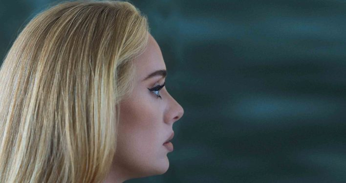 Adele annuncia 30, il suo nuovo album: ecco perché si chiama così