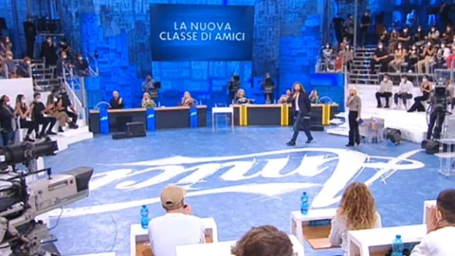 Anticipazioni Amici 21 quarta puntata: due maglie sospese