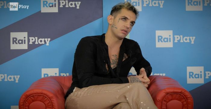 DOMENICA canzone di Achille Lauro a Sanremo 2022 testo e significato