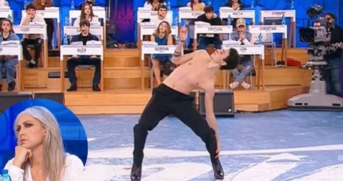 Amici 21, Christian balla sui tacchi e convince anche la Celentano (VIDEO)