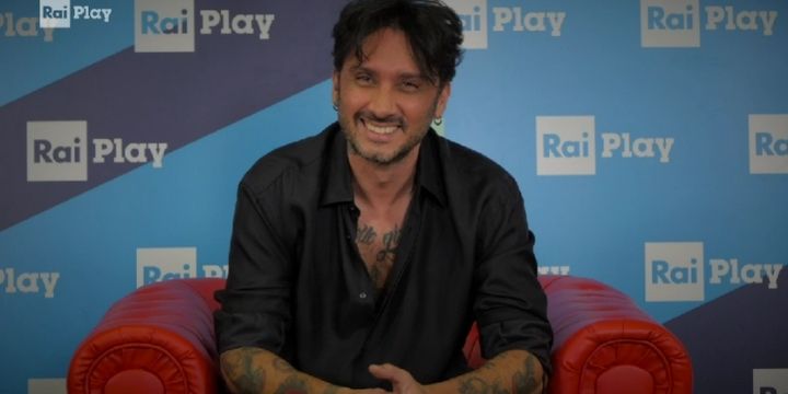 fabrizio moro testo significato canzone sei tu sanremo 2022